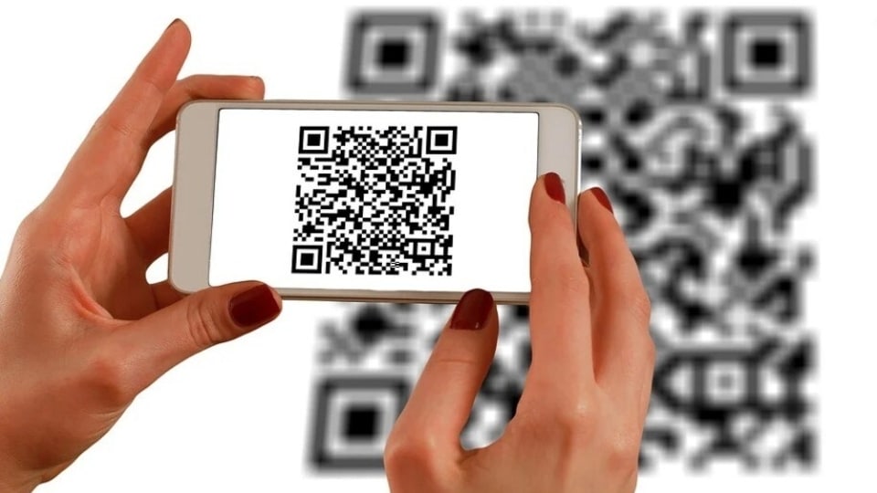 Beware! This Fake QR code can steal your data.