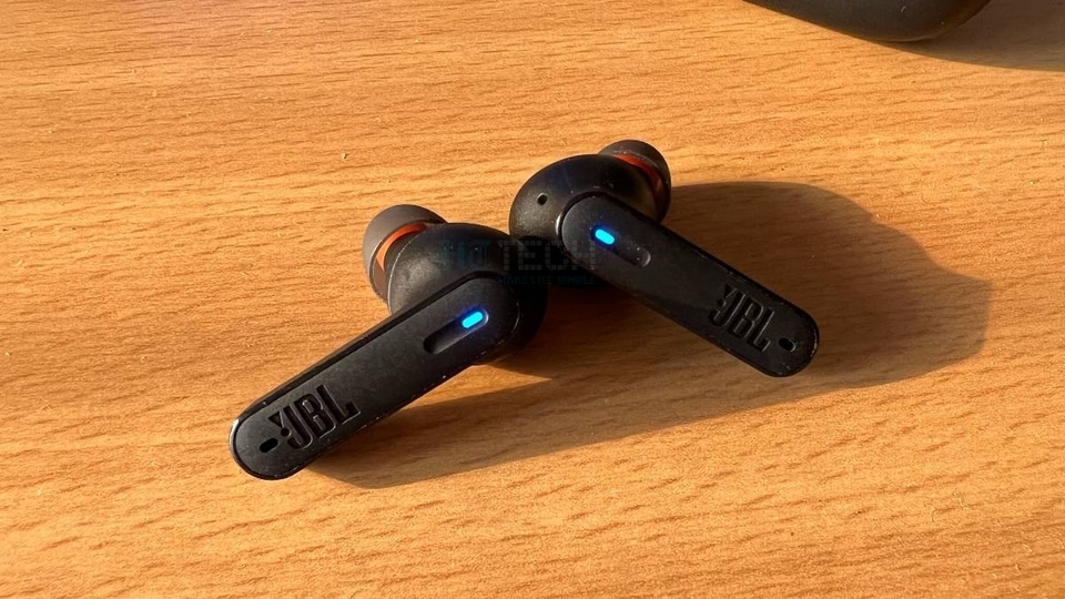 Continentaal harpoen Donker worden JBL Tune 230 NC earbuds Review: Tailored for bass lovers | Wearables Reviews