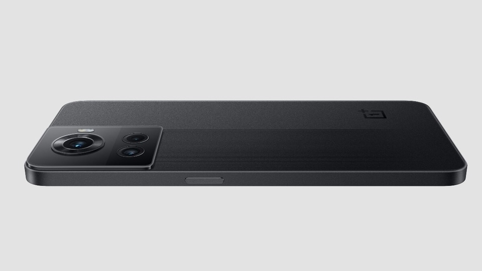 Notably, the OnePlus 10R smartphone has been designed with flat sides.