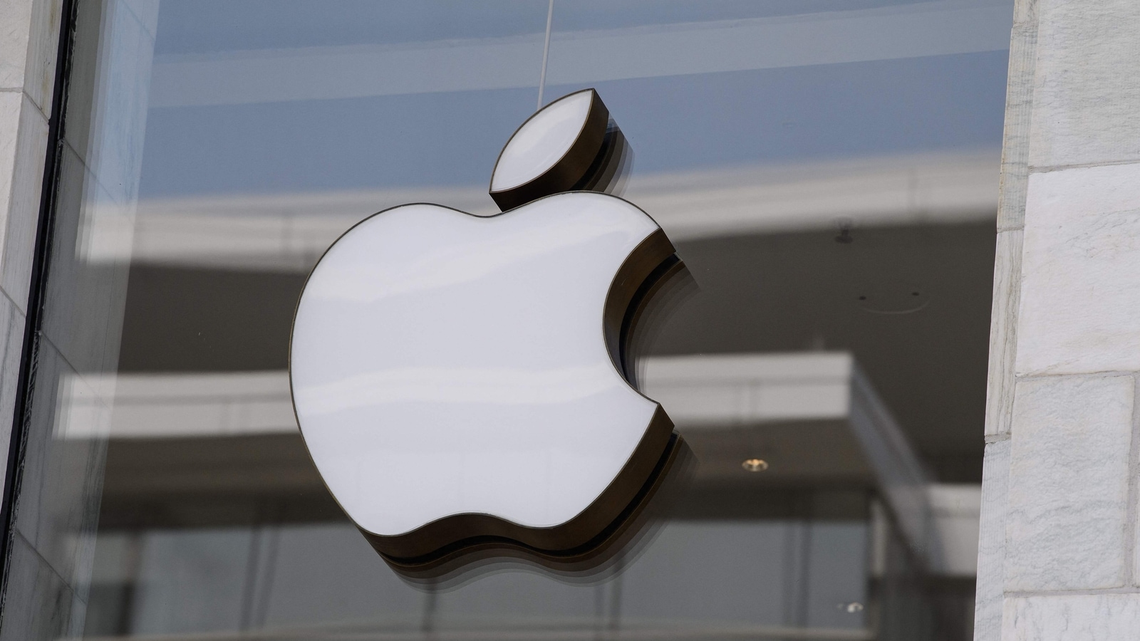 Chipmaker and Apple supplier Semiconductor Manufacturing International Co. estimates a month-long lockdown in Shanghai could spur component shortages and logistics tangles and erase roughly 5% of its output in the second quarter. Apple