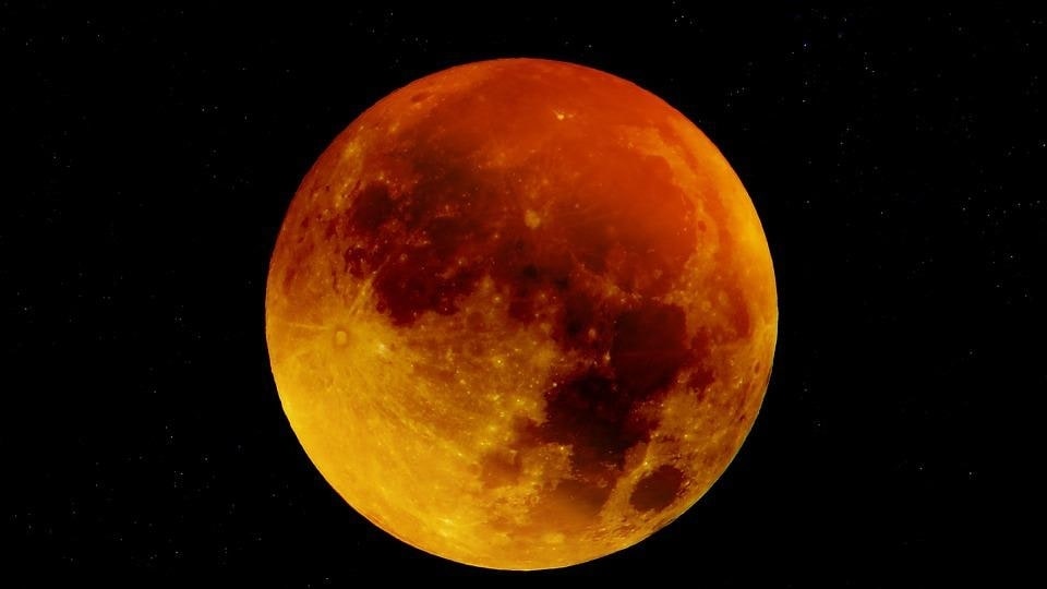 Total lunar eclipse 2022
