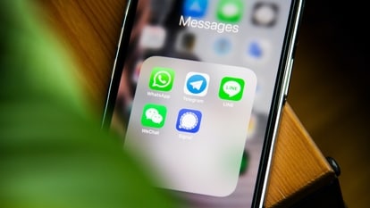 WhatsApp users will soon be able to exit group chat secretly!