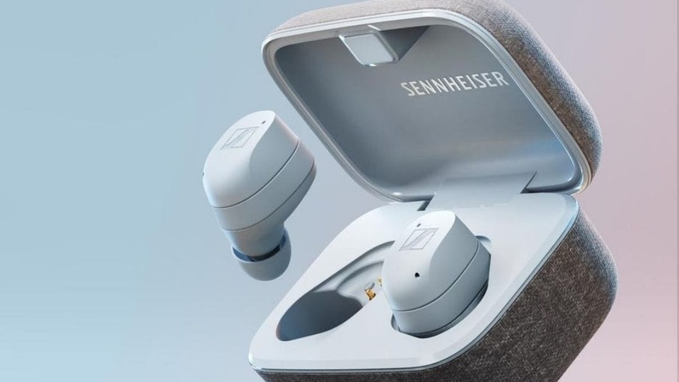 In terms of battery, the Sennheiser MOMENTUM True Wireless 3 offers 7 hours of audio playback which can be extended up to 28 hours with the charging case.