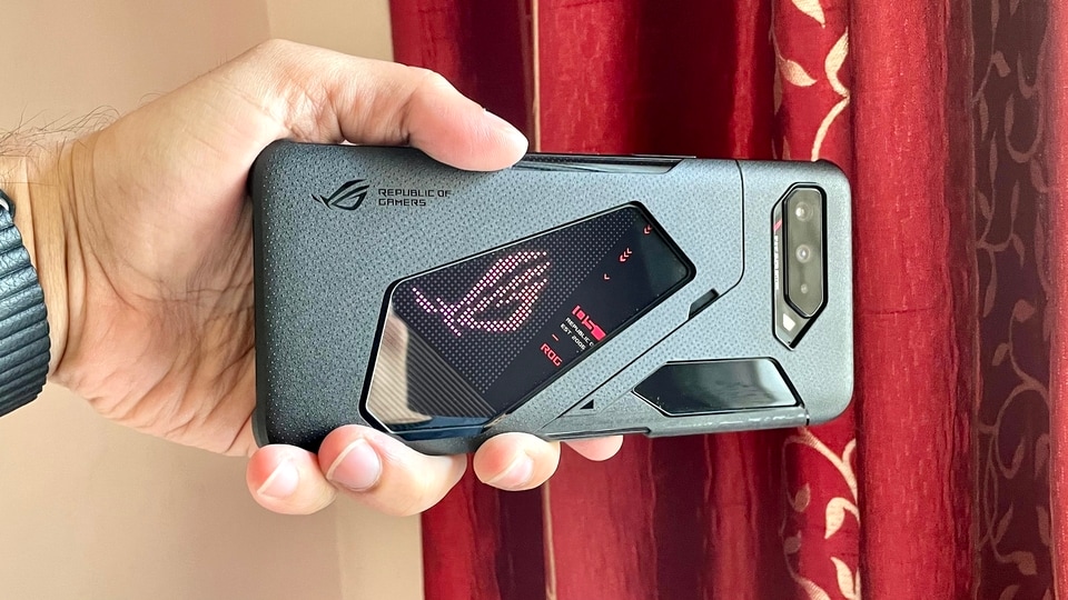 Asus ROG Phone 6 has been confirmed with the Snapdragon 8+ Gen 1 (Image: ROG Phone 5)