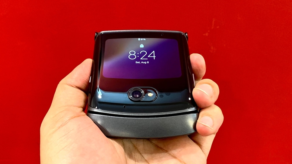 Most recent Motorola Razr 3 hole lets it all hang out there