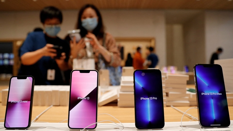 iPhones in Argentina cost half a year’s average rent or more!