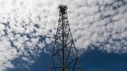 More than nine out of 10 mobile phone users in India complained of poor wireless connectivity. (Photo by THIERRY ZOCCOLAN / AFP)