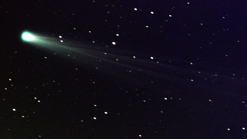 hubble telescope comet star