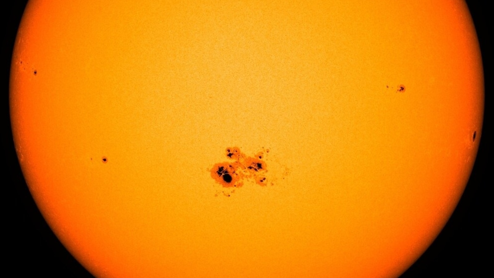 Shocking! Massive sunspot changes the way Sun vibrates; Satellite-killer solar storm coming? - HT Tech