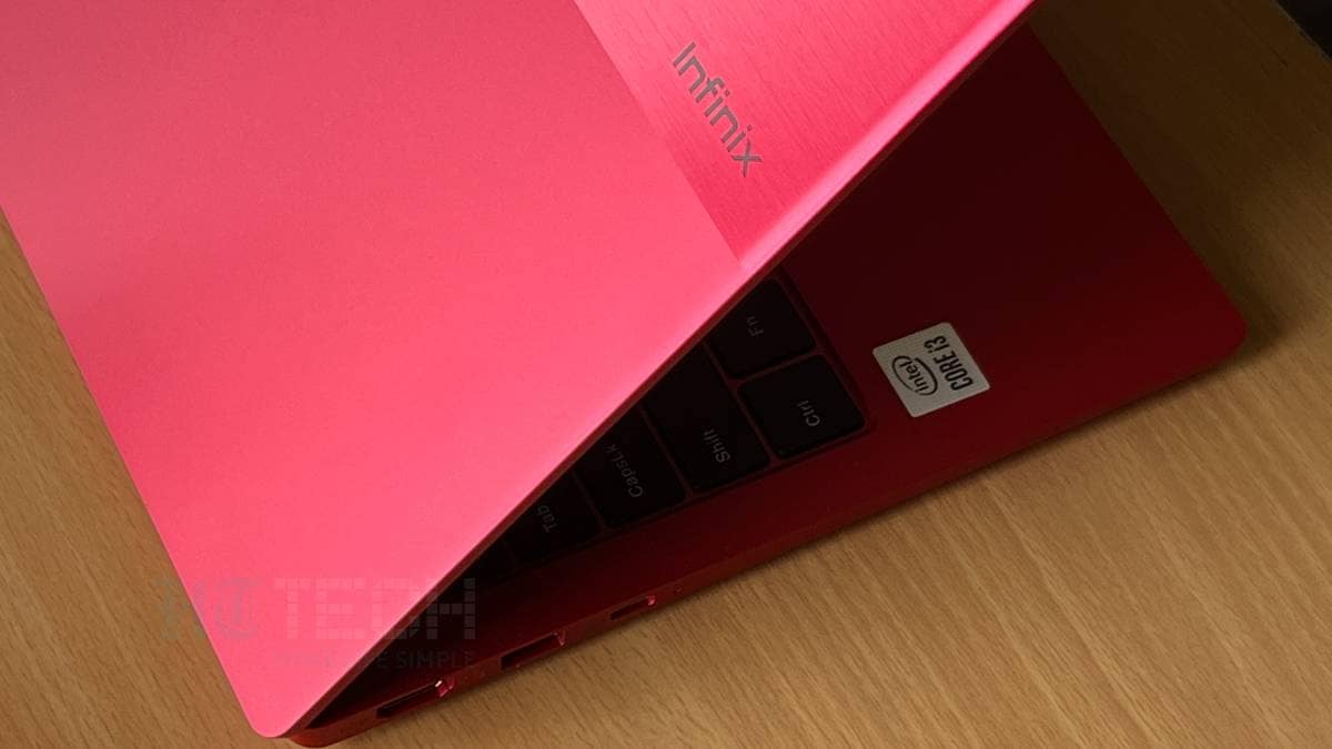 Infinix INBook X1 Slim features a metal body that weighs 1.24 Kg. The laptop features a dual tone paintjob, and comes in a beautiful shade of Red. You also get to buy several other colours. Infinix INBook X1 Slim
