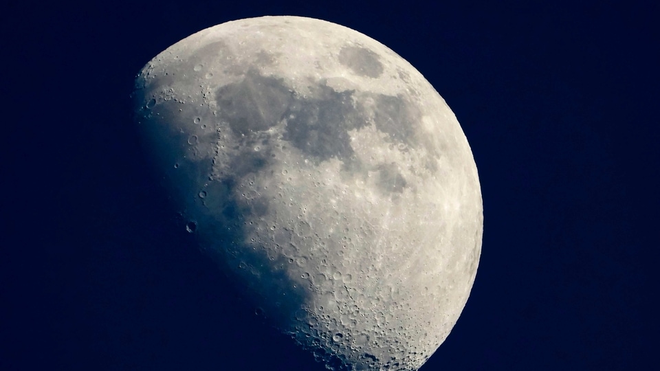 New Zealand’s government signed an agreement with NASA to conduct new research to track spacecraft approaching and orbiting the Moon.