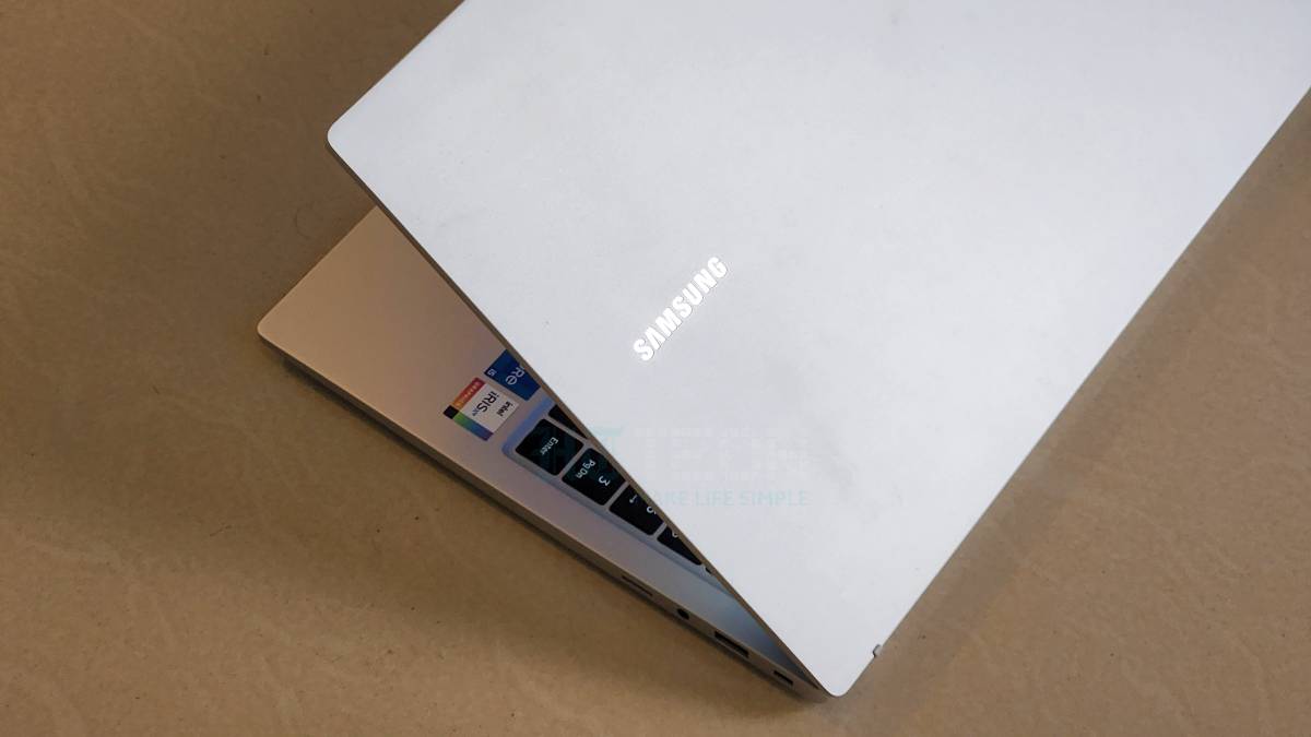 Samsung Galaxy Book2 Design: The laptop looks elegant, minimalist, and classy. Though having a big display, the laptop is sleek (15.4mm thick) and lightweight (1.6kg), hence making it easy to carry and use. With the aluminium body, the build quality is also decent. You will find all the required I/O ports like a couple of Type-C ports, HDMI, Type-A port, audio port, a microSD card reader, among others, placed on the sides of the Galaxy Book2. Samsung Galaxy Book2