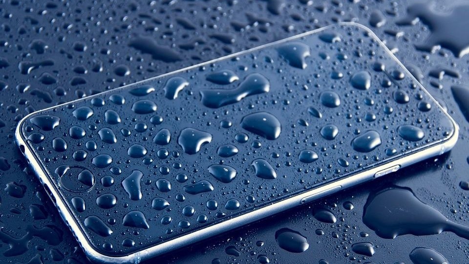 Apple may bring dedicated wet, dry, and underwater modes for iPhones to work in the rain.