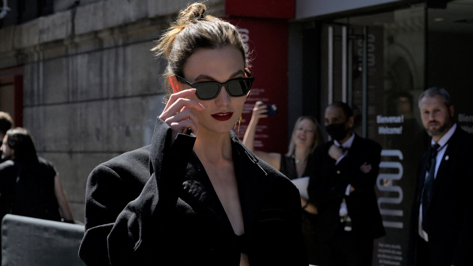 Supermodel Karlie Kloss Brings a Virtual Runway to Roblox | Gaming News