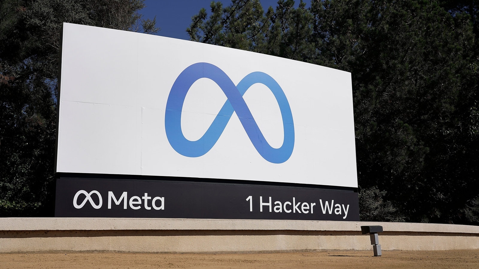 Tech giants like Meta and Amazon are now pushing back its office expansion as remote work highlights the potential to cut expenses. Meta