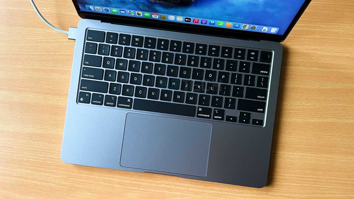 Apple MacBook Air M2 (2022) Review: An unbeatable benchmark!