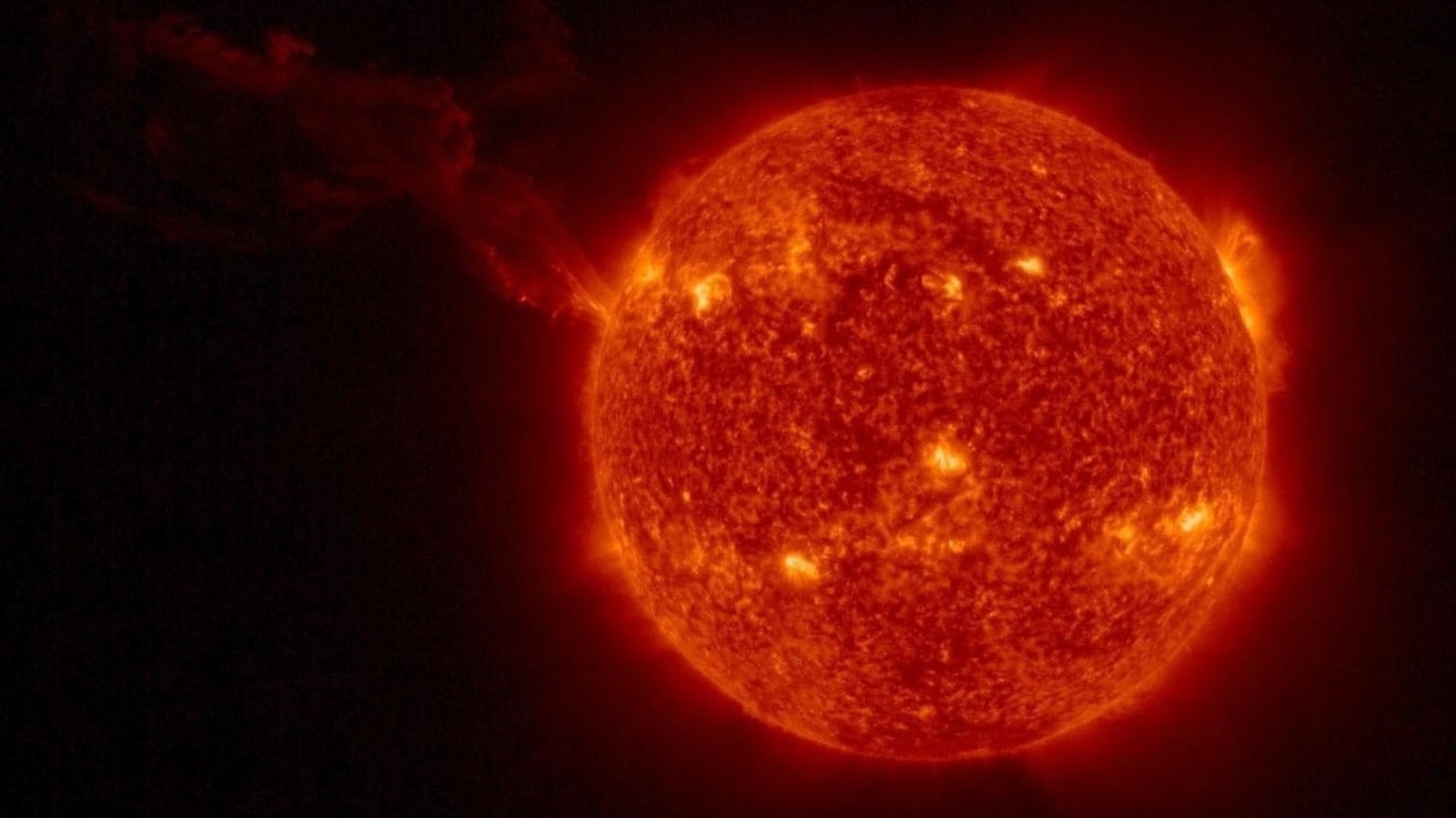 Una gran tormenta solar golpea la Tierra el 20 de julio después de una explosión solar inesperada en el sol