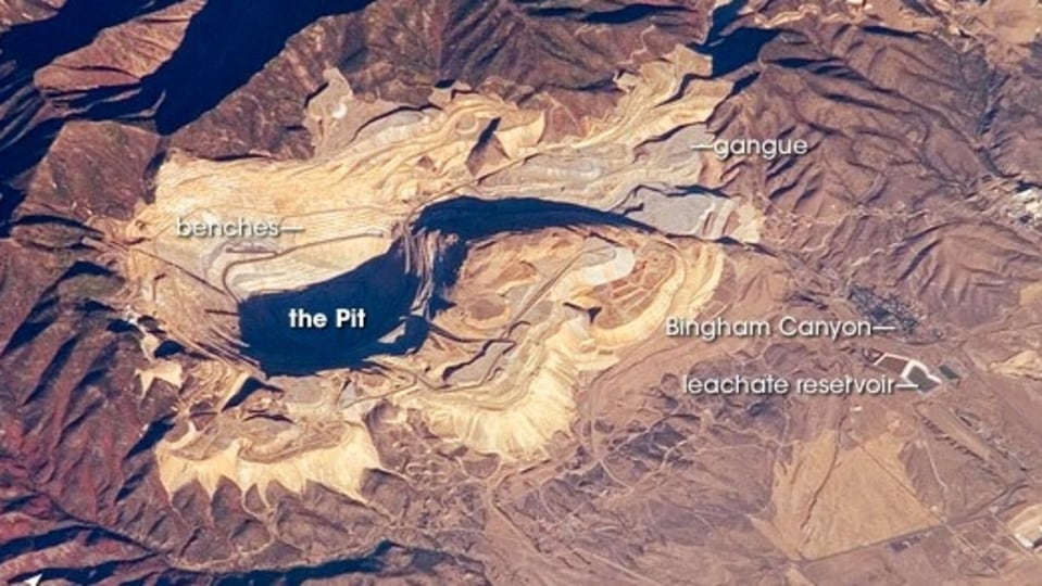 great wall of china from satellite view