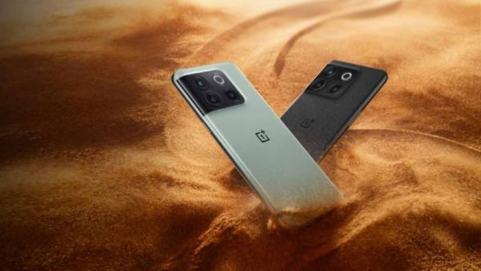 This 5G smartphone brings Snapdragon 8+ Gen1 ability for a flagship expertise