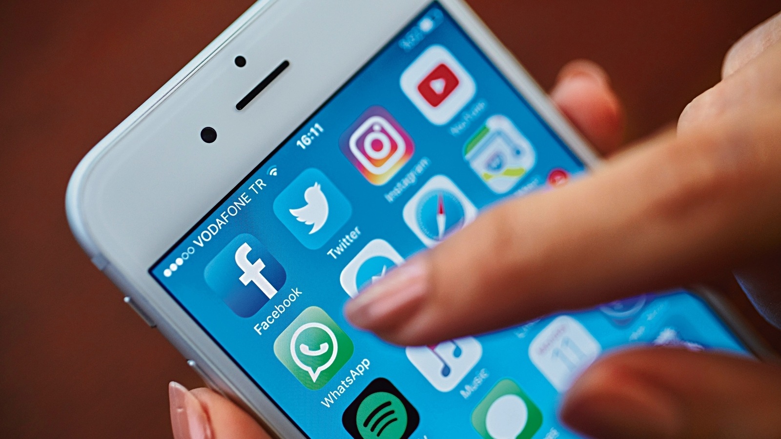 SBI users can check bank balances and mini statements on their WhatsApp accounts. whatsapp