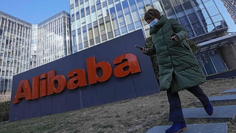 The increased regulatory burden is overshadowed by even harsher problems. Chief among them: peak customer. Alibaba