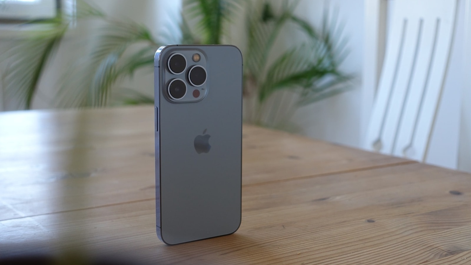 Urgent UK heatwave warning for iPhone owners! iPhone 13 Pro