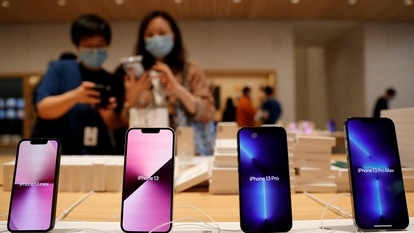 Attractive discount rolled out on iPhone SE, iPhone 11 and iPhone 13 ahead of iPhone 14 launch on September 7.