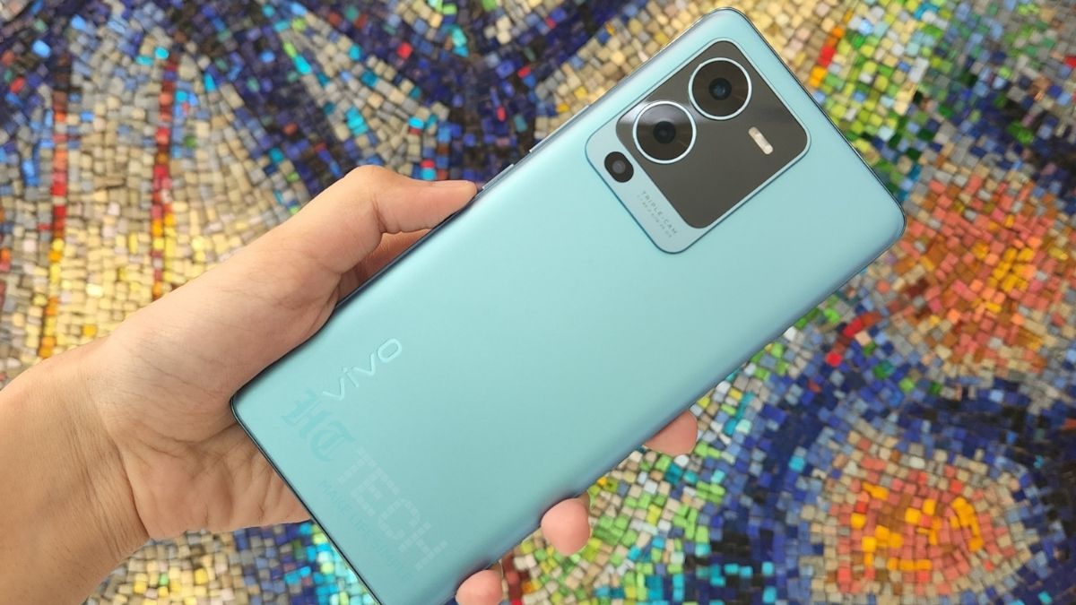 Vivo V25 Pro Review: A style-focused camera phone | Mobile Reviews