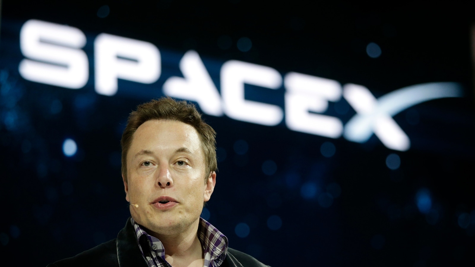 Elon Musk has revealed that Starlink is in talks with Apple regarding satellite messaging feature of iPhone 14. Elon Musk