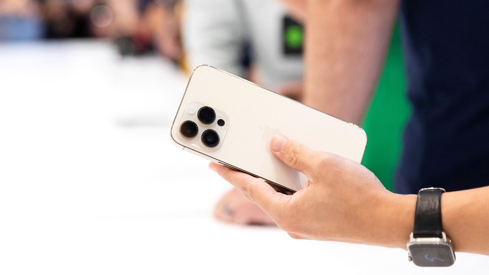 The new iPhone 14 series comes with eSIM in the US. Know everything about it here. iPhone 14