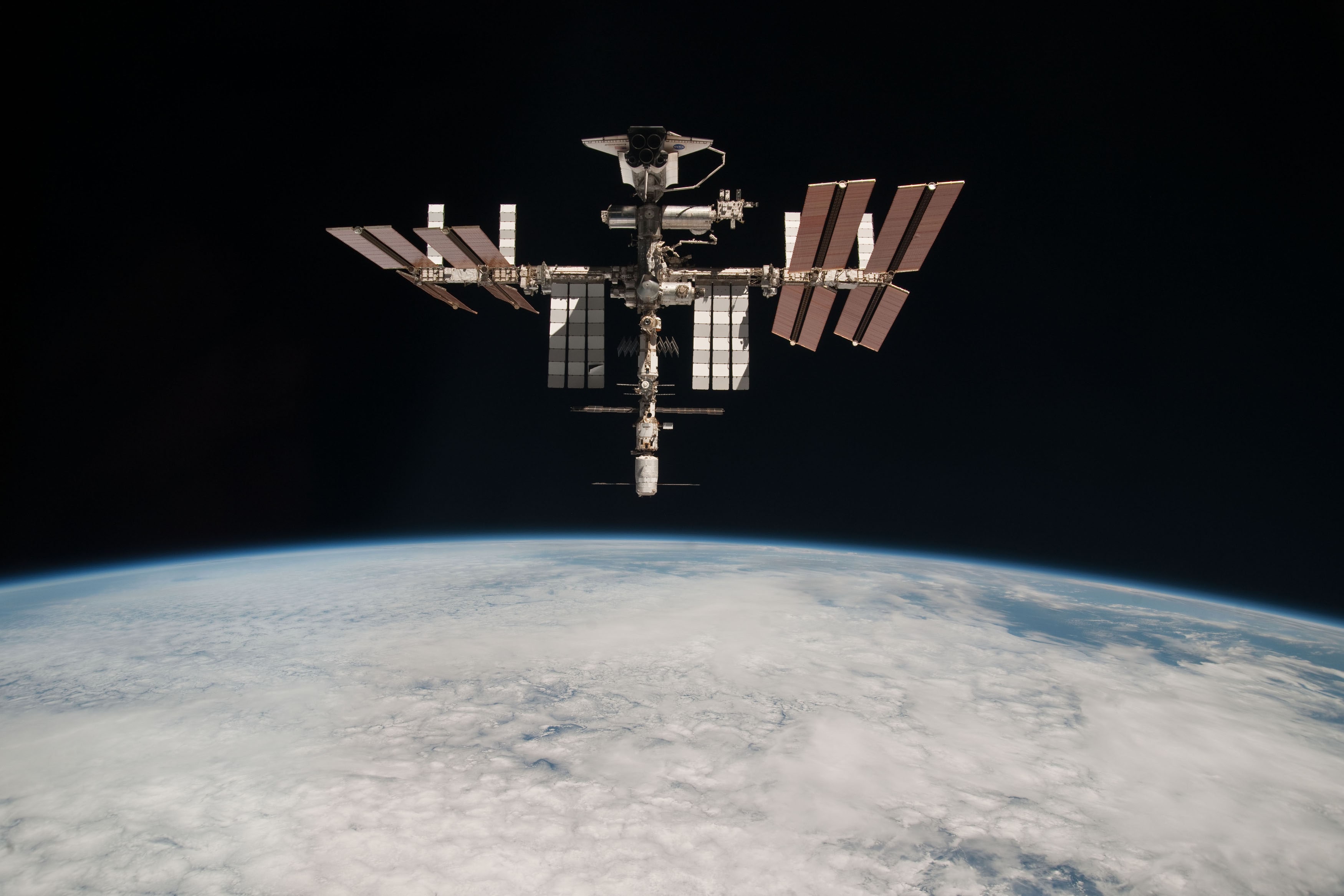 2022 space station wallpapers