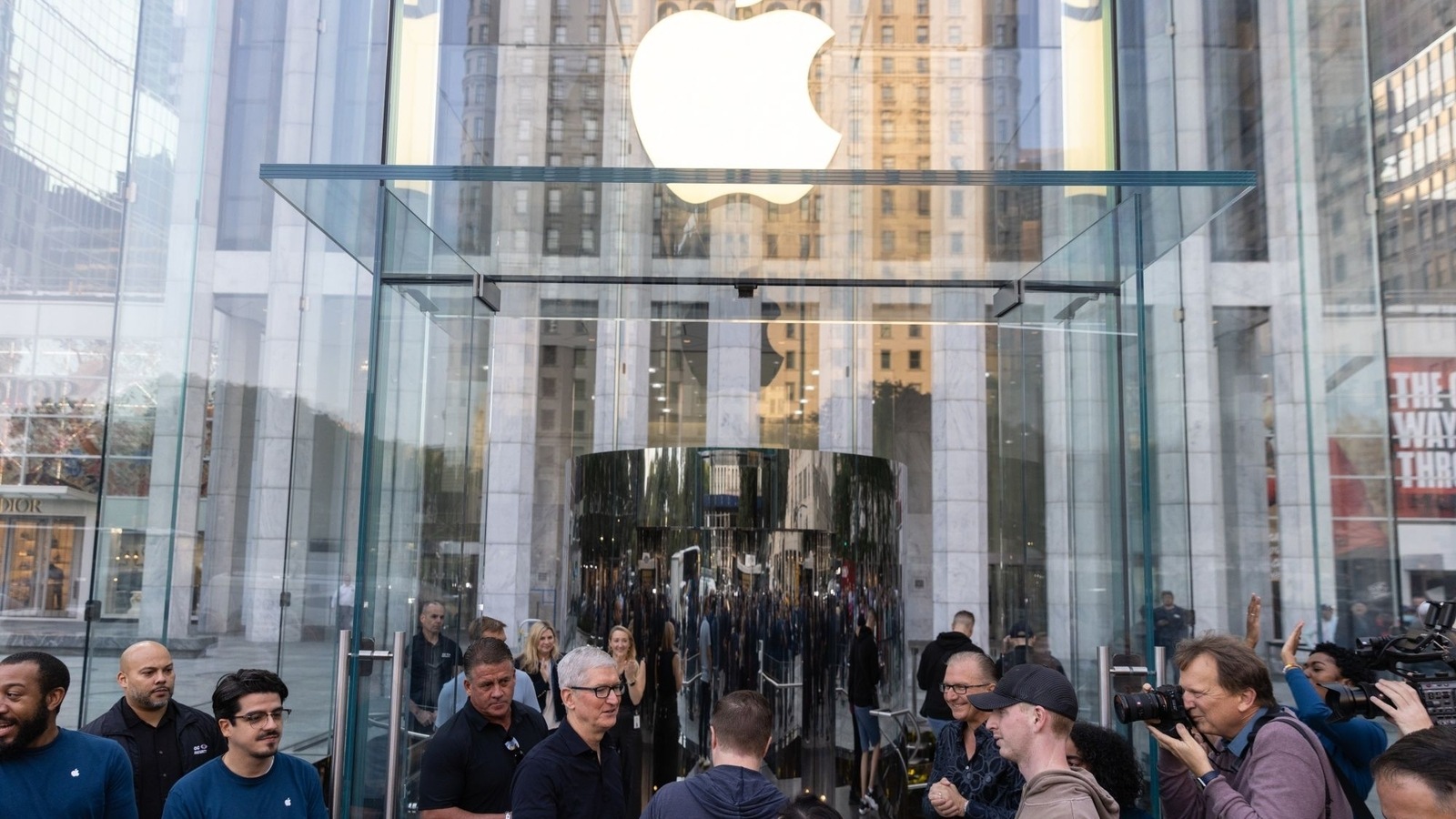 Apple reported revenue of $124 billion for the December quarter, Apple