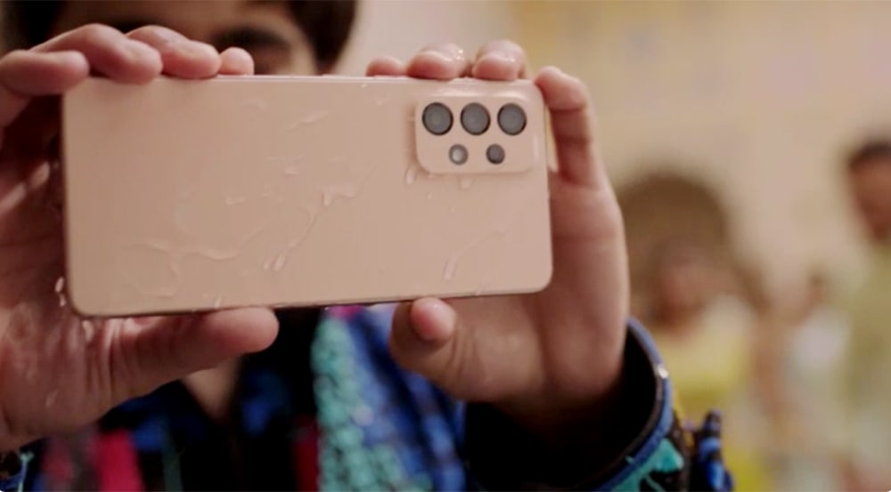 IP67 – A feature that promises to resist spills or splashes.