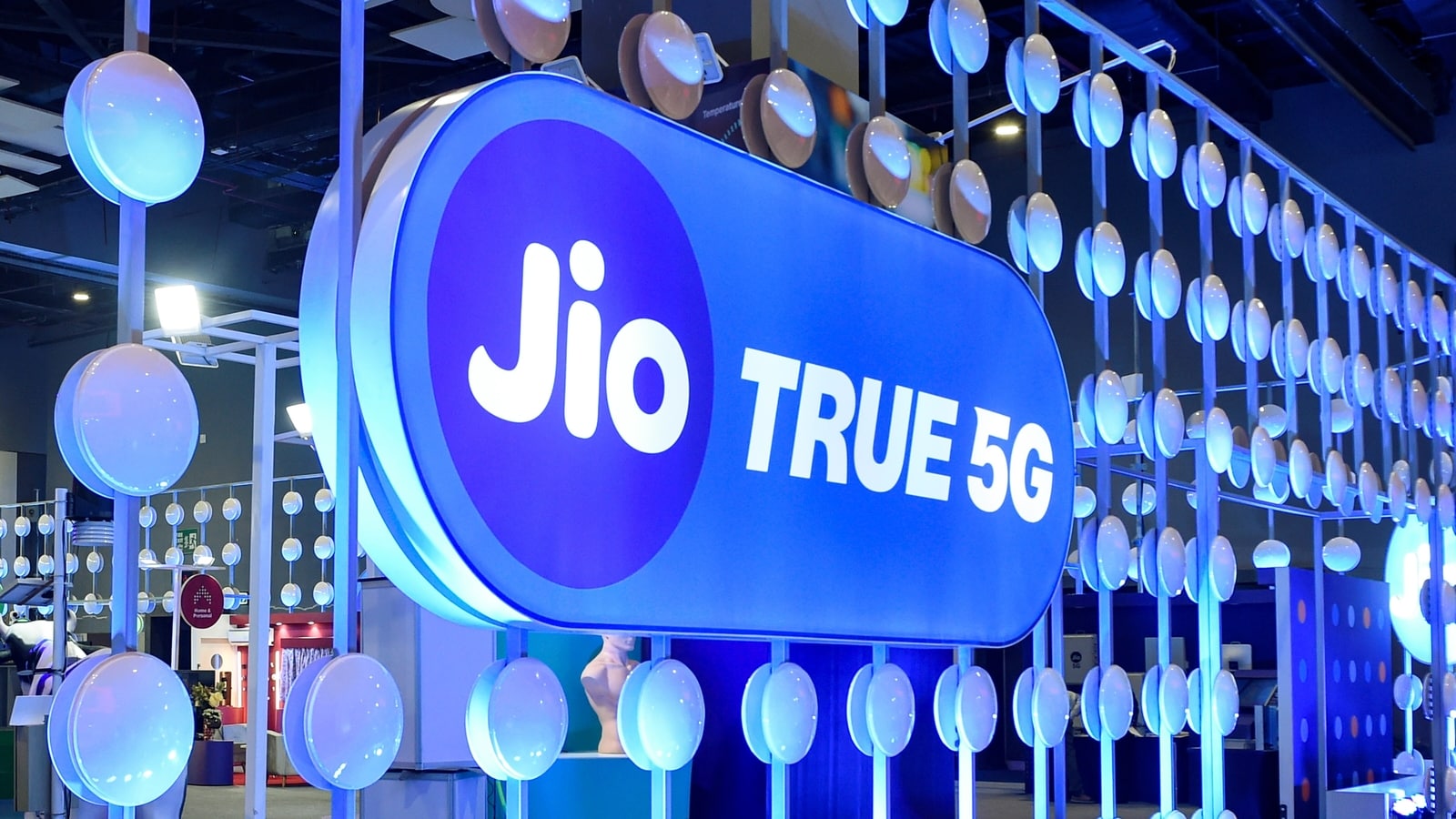 Jio True 5G Welcome Offer revealed! Dussehra launch, unlimited data, 1Gbps  speed and more | Tech News