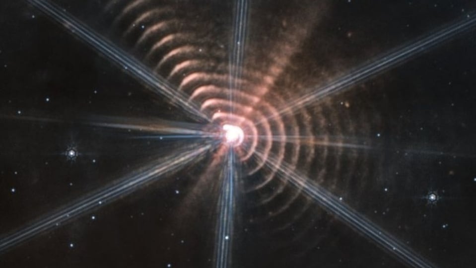 Star with ring-like structure