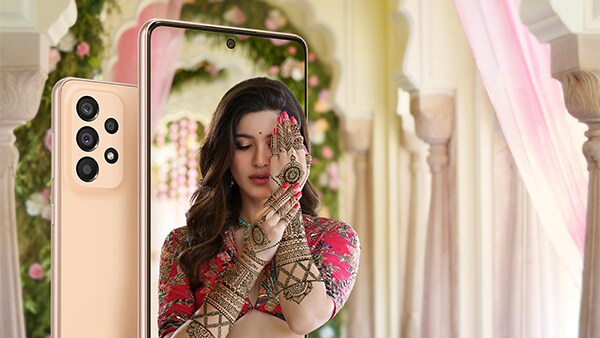 One the best features of the Galaxy A series smartphones is the #NoShakeCam, which gives you blur-free photos and videos even if you are moving while taking the photos.