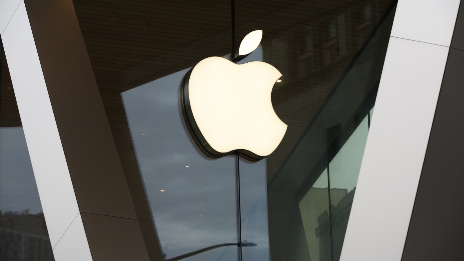 Apple Inc. introduced its first redesigned entry-level iPad in five years, as well as a new speedier Pro model and a cheaper TV set-top box. Apple