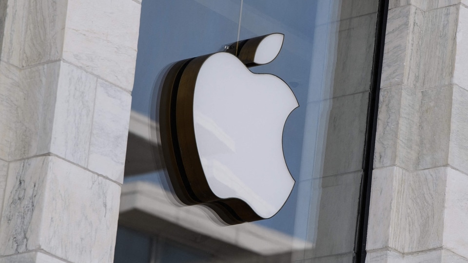 More than 2,000 users reported issues with sending messages on iMessage on Tuesday. iMessage