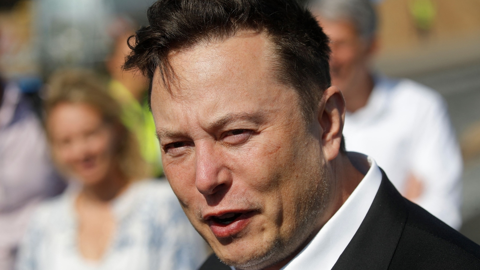 Data Lake has signed an agreement with SpaceX, confirming the Philippine tycoon Henry Sy Jr.'s partnership with Elon Musk to launch Starlink satellite broadband service. Elon Musk