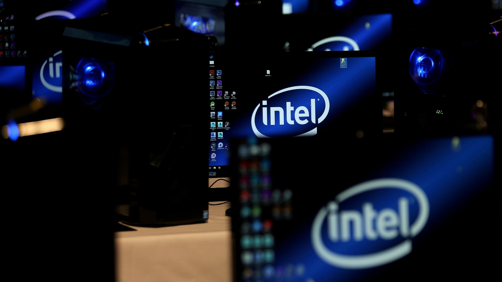 US Chipmaker Intel Pledges More Cost Cuts As Sales Forecast Misses ...