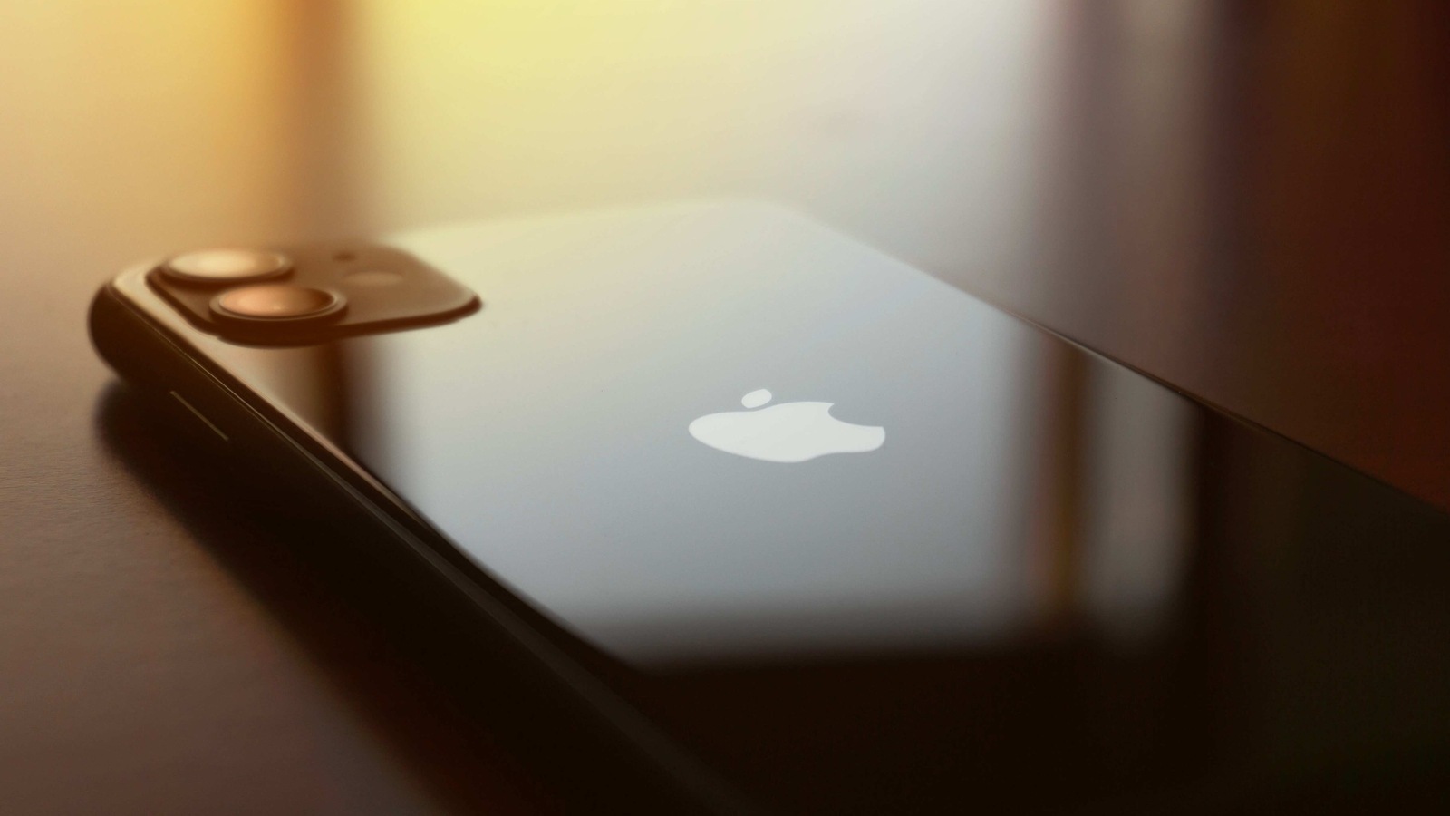 Stupendous iPhone 11 offer! Price falls from 43900 to just 22490 on Flipkart