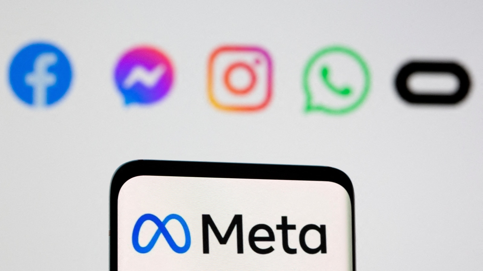 WhatsApp India, Meta India senior management resign after mega layoff ...