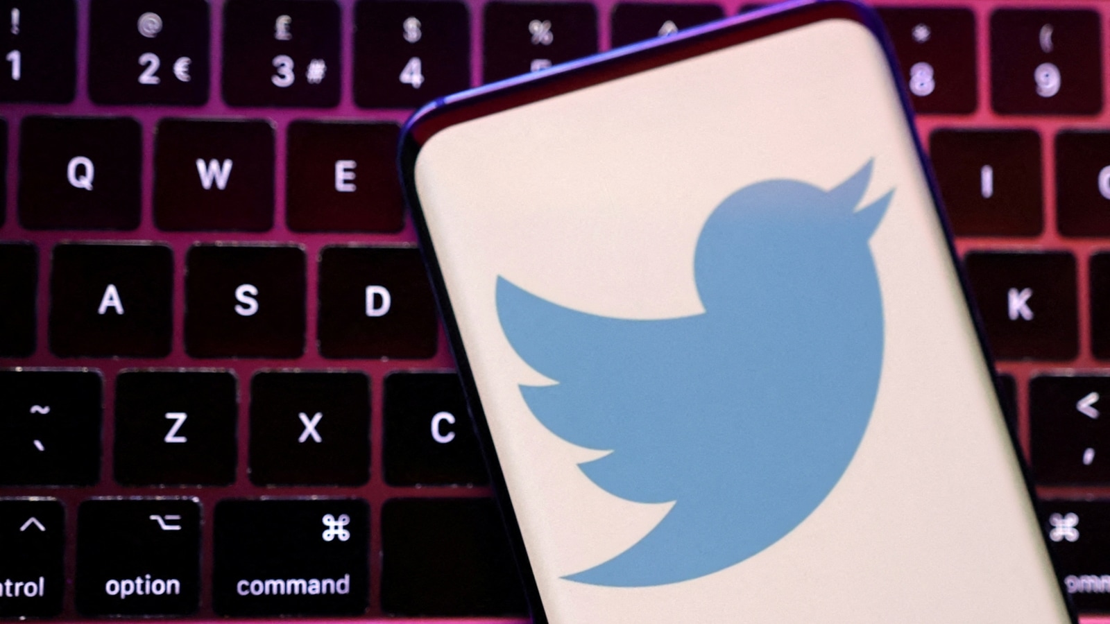 Twitter Blue relaunching today; subscribe on iPhone for $11 | Tech News ...