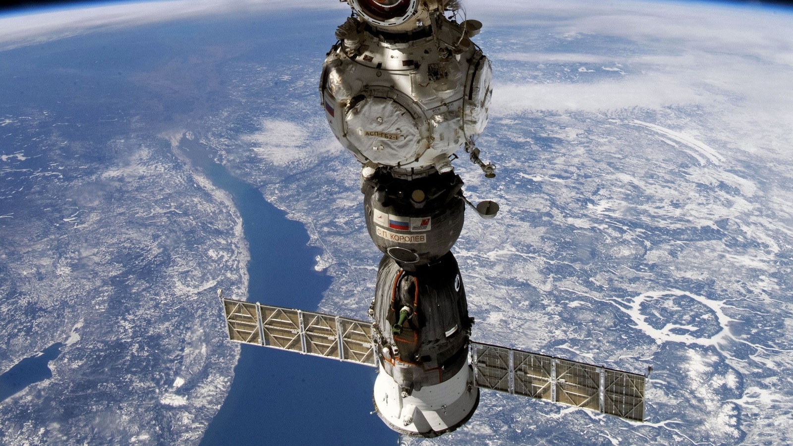 Глава российской космонавтики похвалил США после утечки теплоносителя с Международной космической станции