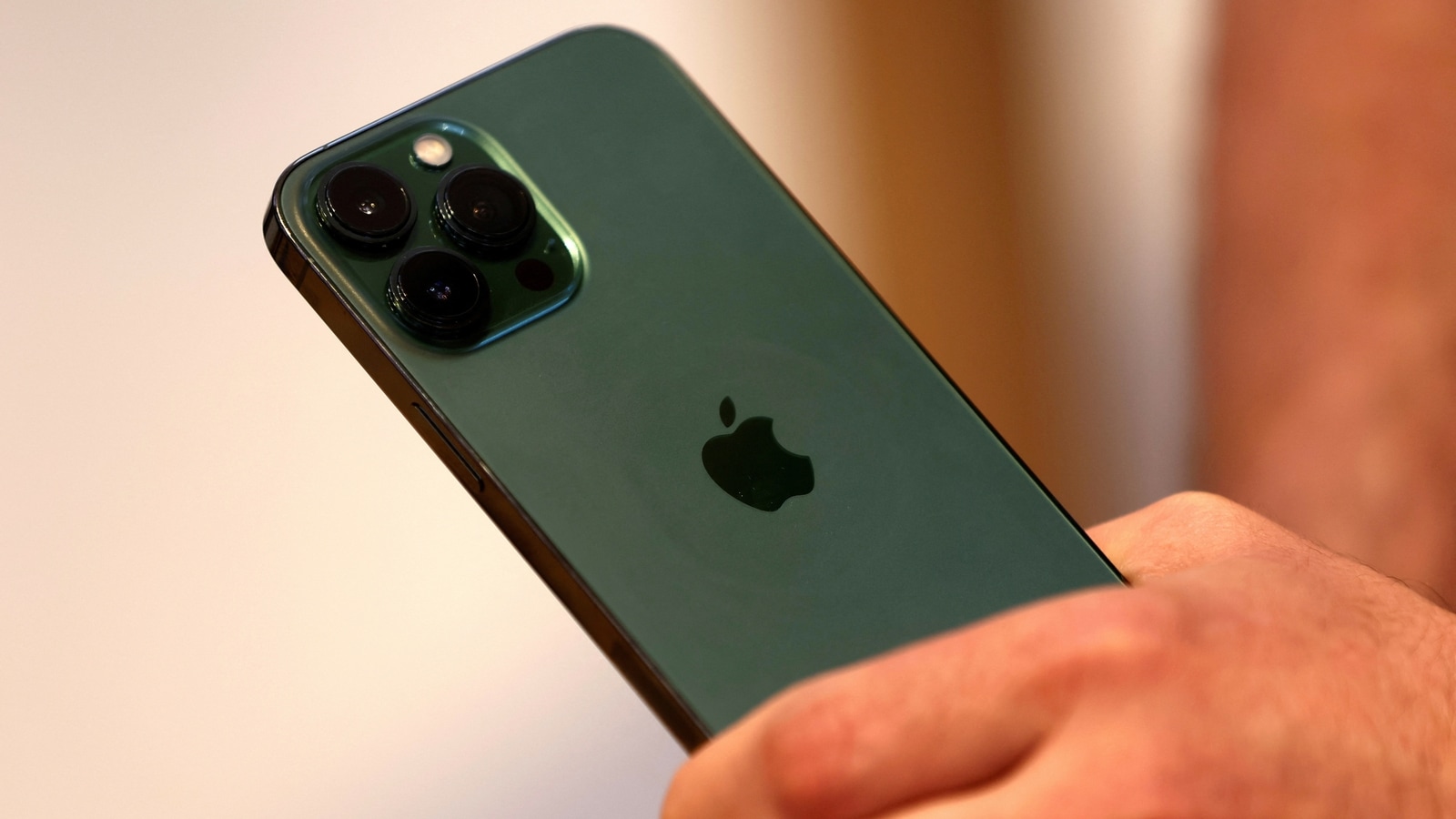 Grab iPhone 13 Pro at just $5 a month with Verizon contract this New Year