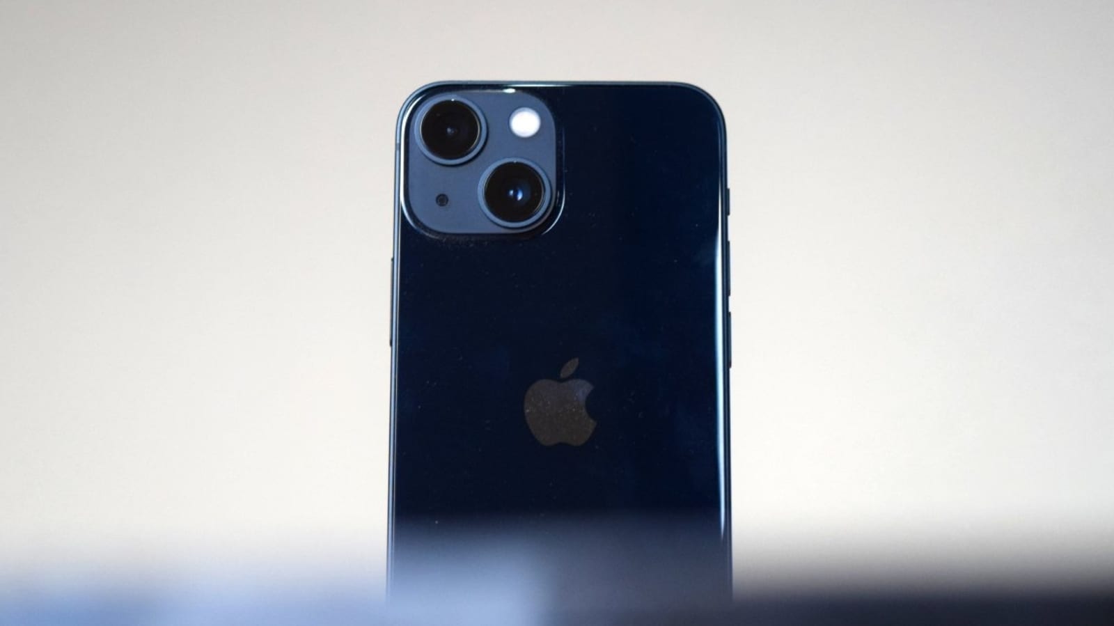 Check out this amazing iPhone 13 Mini price cut deal on Flipkart. iPhone 13