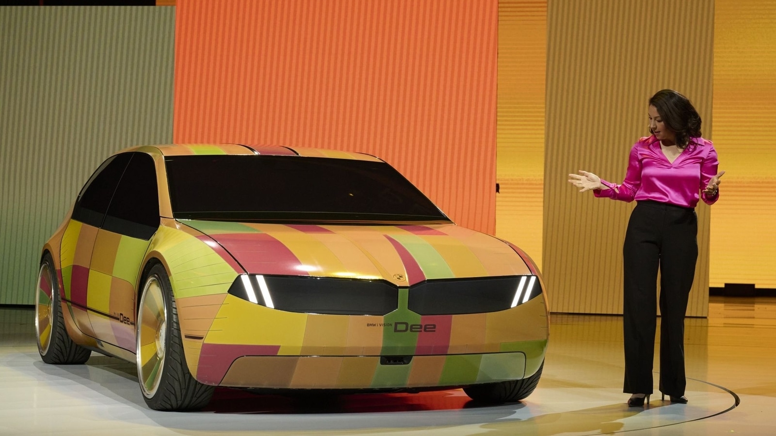 CES 2023: BMW teases a talking car that shifts colors like a
