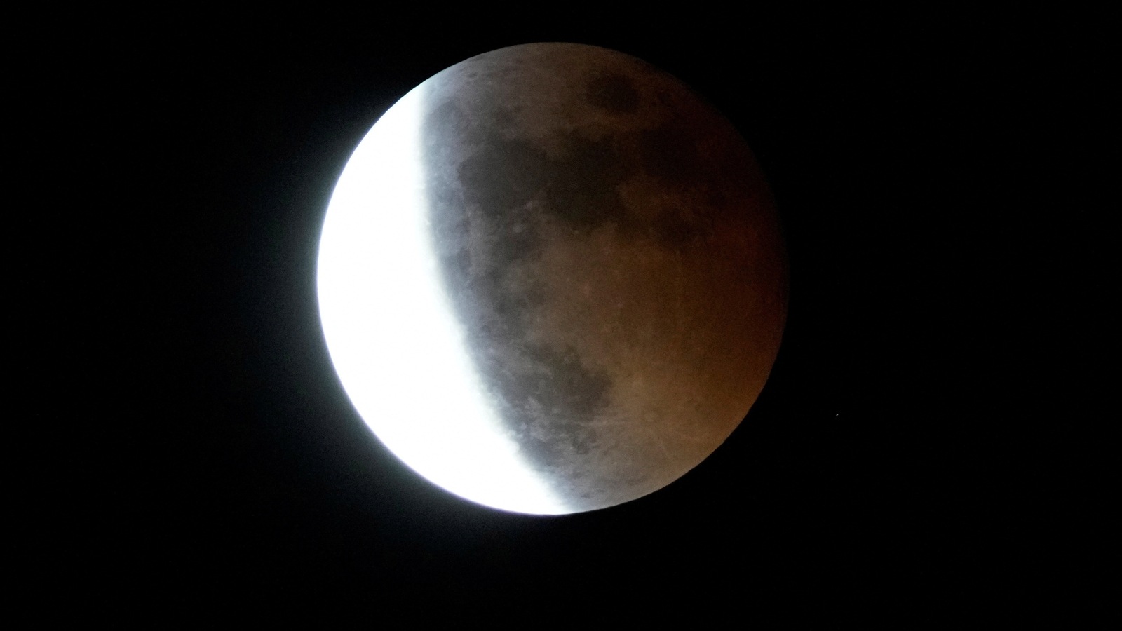 What is a lunar eclipse? NASA explains Photos