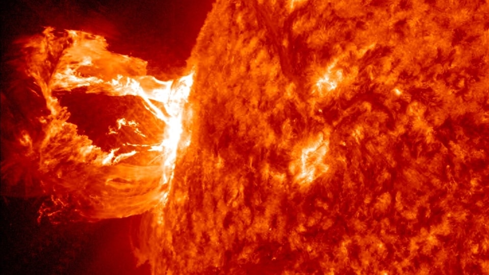SHOCKING! Large chunk breaks off the Sun, creates terrifying vortex