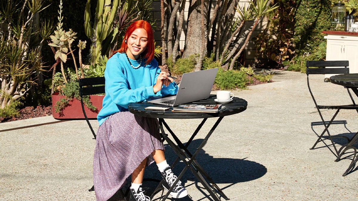 The Galaxy Book3 Pro 360 has a crisp 3K resolution which allows you to view all the content in bold colours and sharp detail even if you are working in the outdoors.